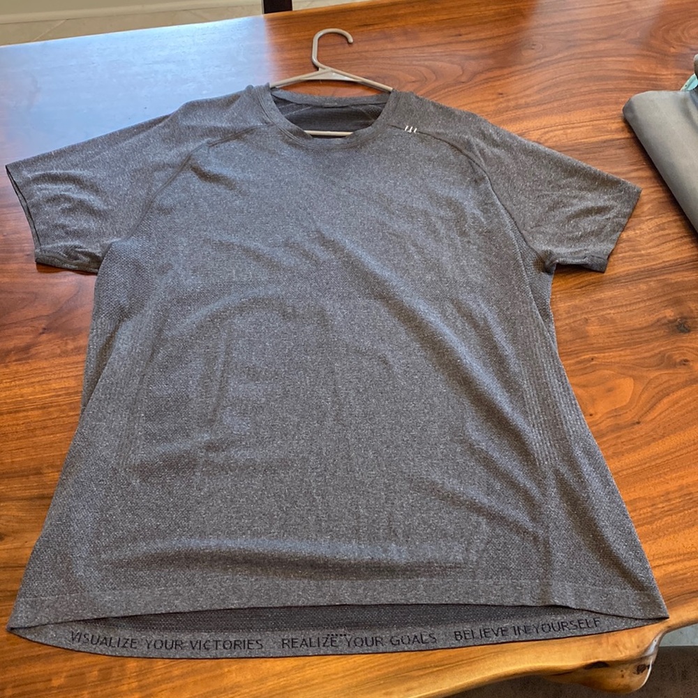 Lululemon shirt for sale!🖤